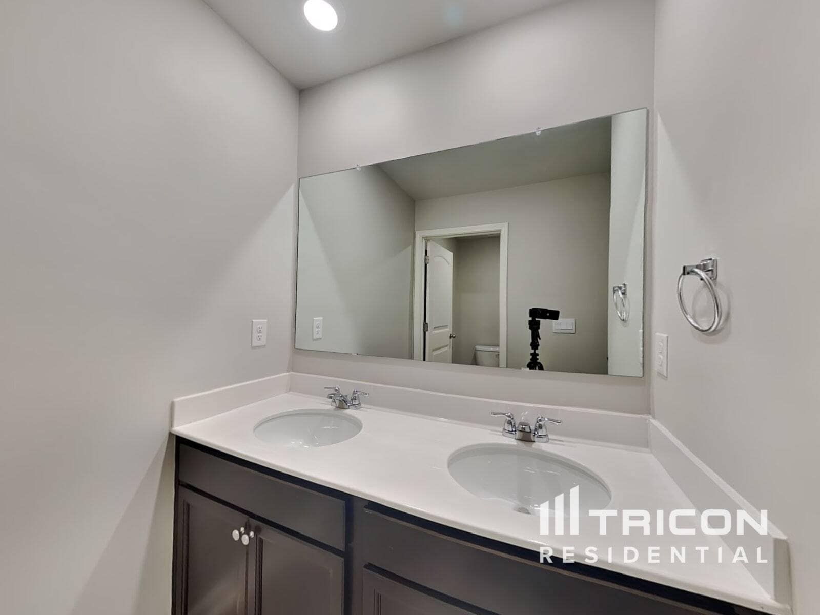 Building Photo - 4827 Golden Finch Ln