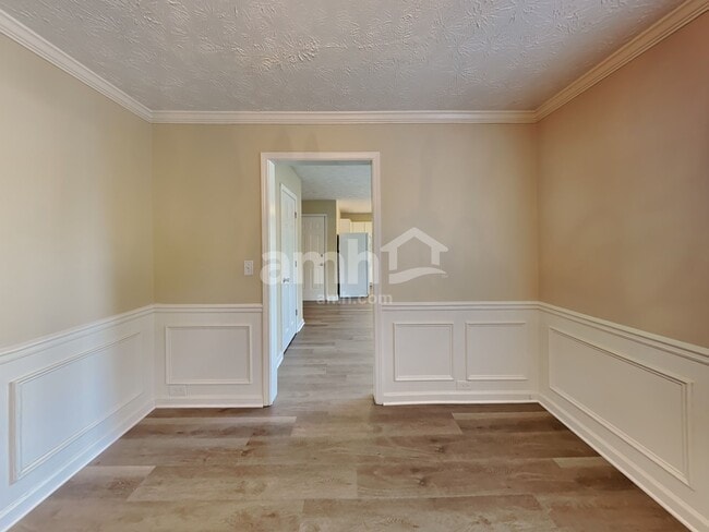 Building Photo - 820 Whitecrest Ct