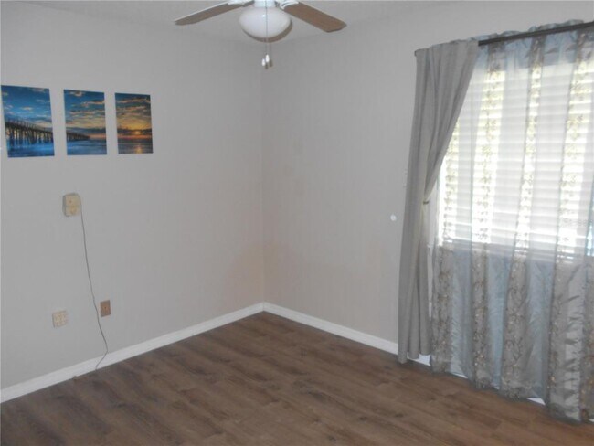 Building Photo - 5771 Peregrine Ave