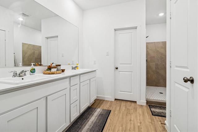 Building Photo - 2214 Walden Pond Blvd