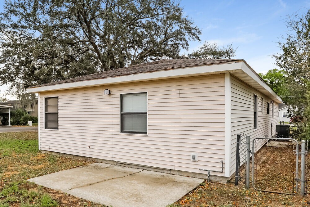 Building Photo - 2822 Colfax St