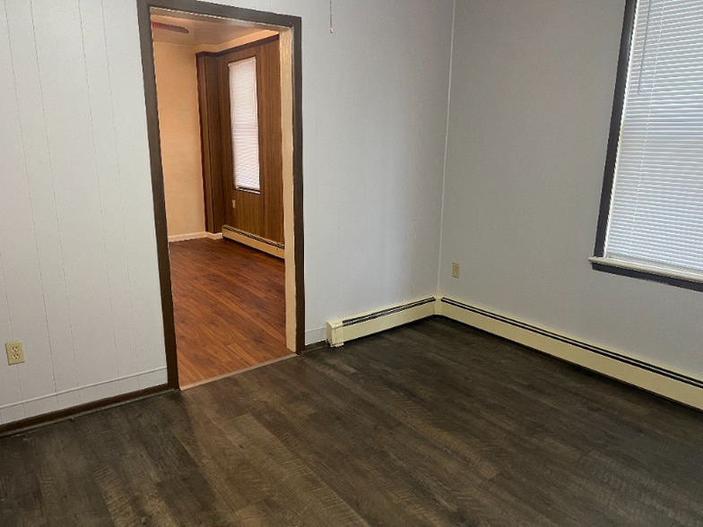 Building Photo - 128-130 Barney St