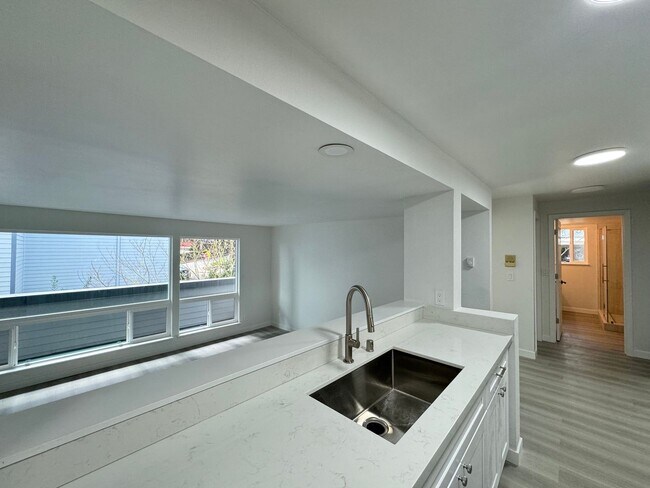 Building Photo - 3710 26th Pl W