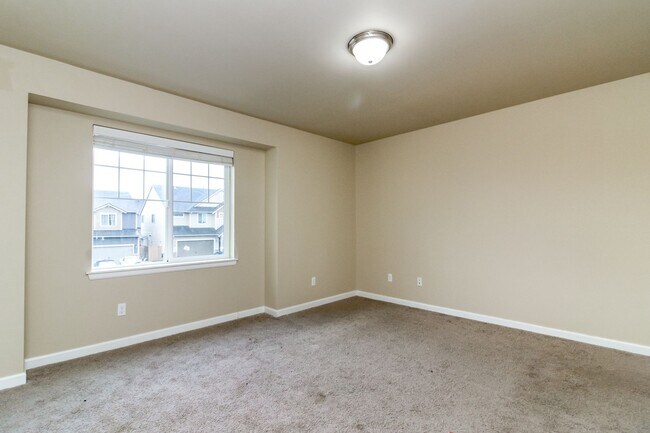 Building Photo - Beautiful Home in Highly Sought After Yelm...
