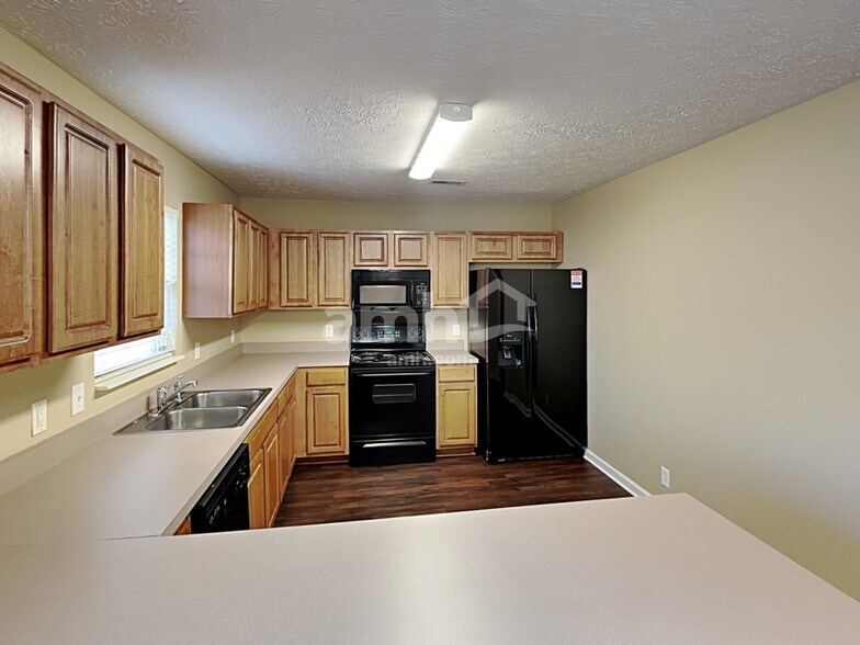 Building Photo - 3055 Hidden Creek Dr