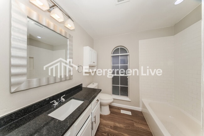 Building Photo - 609 Banner Ave