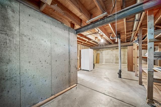 Building Photo - 6521 S Pontiac Ct