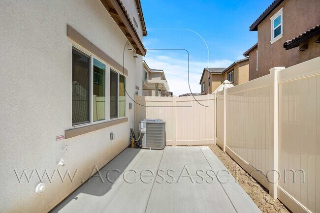 Building Photo - 41278 Winterberry St