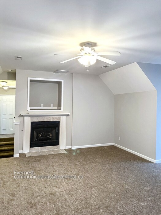 Building Photo - 1012 Golf View Way