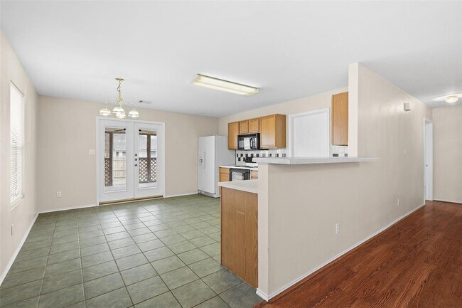 Building Photo - 700 Riverway Ln