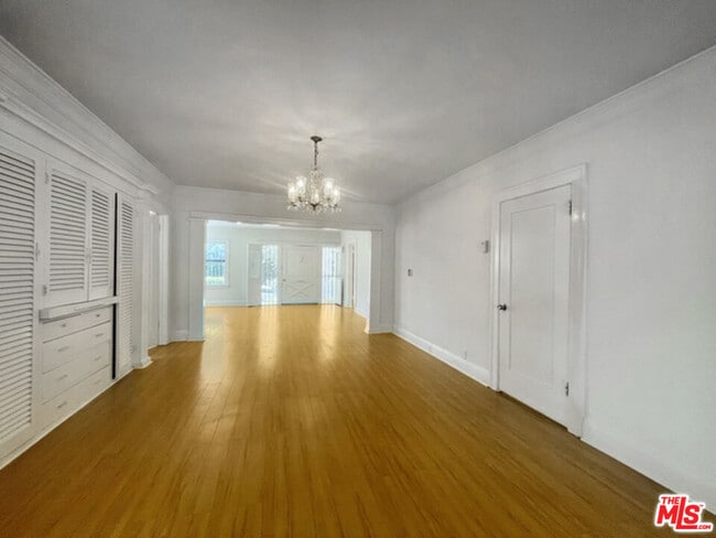 Building Photo - 4919 Elmwood Ave