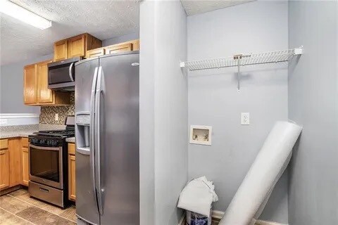 Building Photo - 5563 Windfall Ln