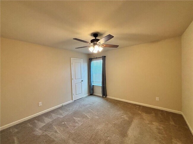 Building Photo - 160 Innis Brk Cir SW