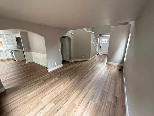 Building Photo - 4 Bedroom 2.5 Bath. Cul-de-Sac Home $3649....