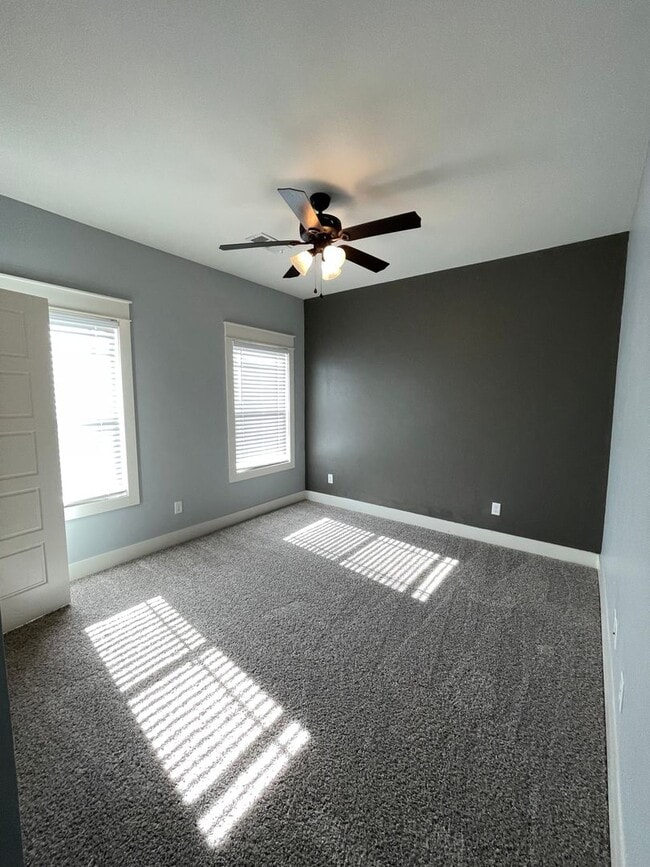 Building Photo - 202 Crestwood Ln