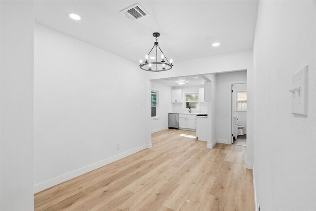 Building Photo - 5023 Cosby St