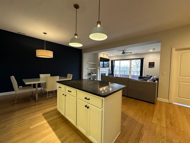 Building Photo - 2402 W McLean Ave