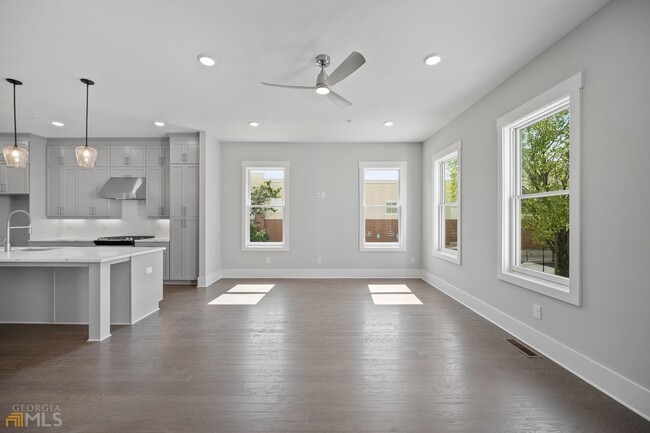 Building Photo - 1034 Robert Smalls Way
