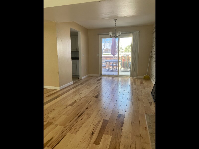 Building Photo - 216 Cypress Cir