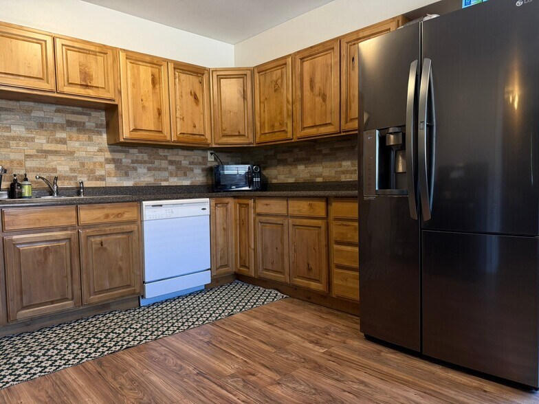 Building Photo - 1054 N 500 W