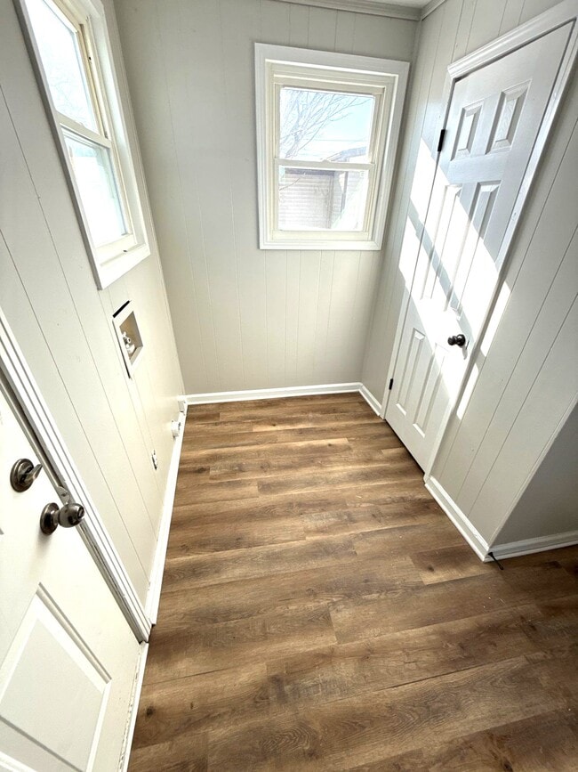 Building Photo - 418 S Washington Ave