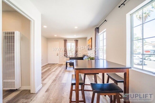 Building Photo - 4237 Swift Ave