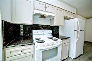 Building Photo - 2206 Statler Dr