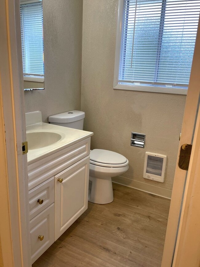 Building Photo - 2 Bdrm, 1 bath, 832sf home in Spanaway
