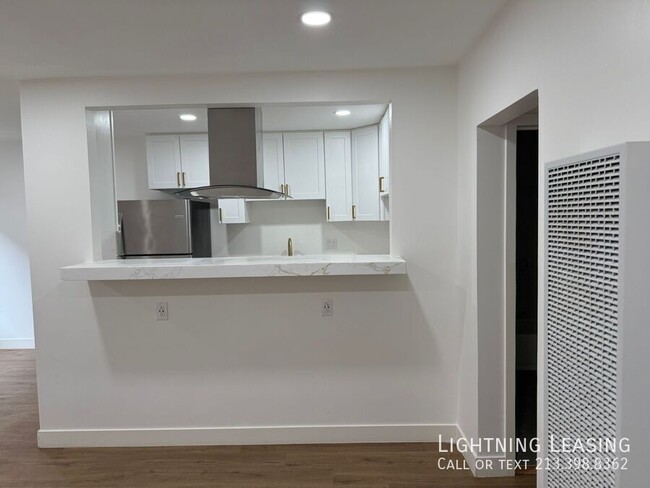 Building Photo - Stylish 1-Bedroom in North Hollywood