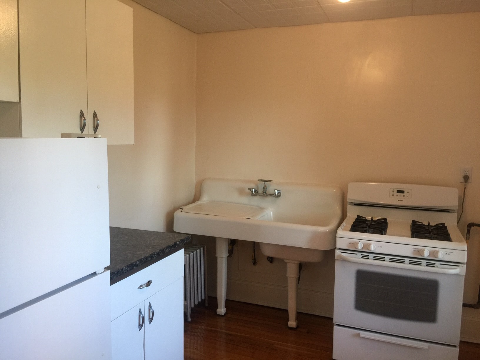 kitchen - 73 Prospect St