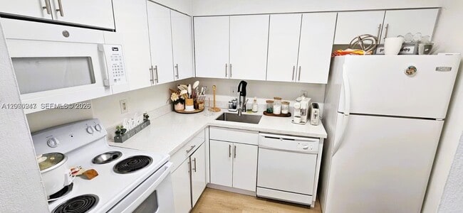 Building Photo - 4804 NW 79th Ave