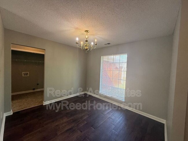 Building Photo - 70 Clear Springs Dr