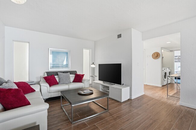 Building Photo - 10475 Gulf Shore Dr