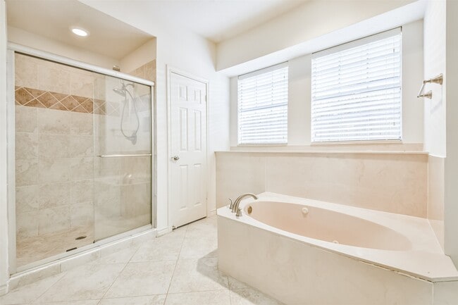 Building Photo - 13006 Peach Meadow Dr
