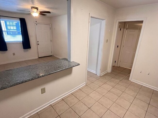 Building Photo - 3245 Ivanhoe Street