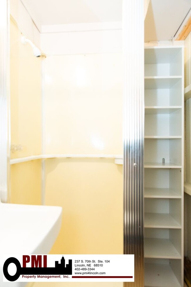 Building Photo - 1400 F / 836 South Street