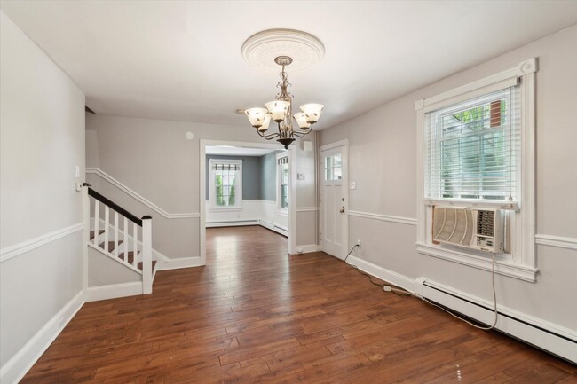 Building Photo - Single Family Home in Berwyn