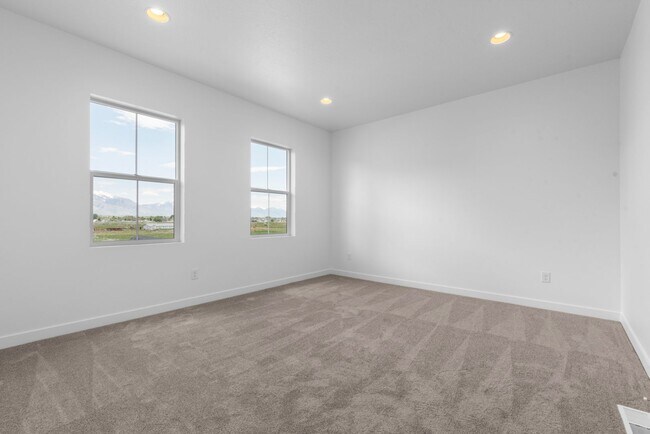 Building Photo - 1623 E 6820 N