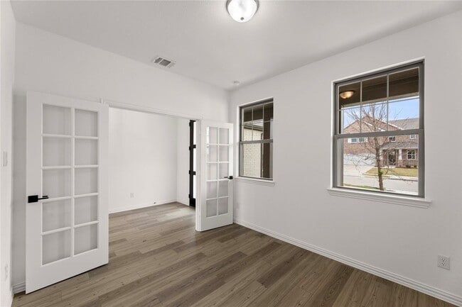 Building Photo - 1422 Greenbelt Dr