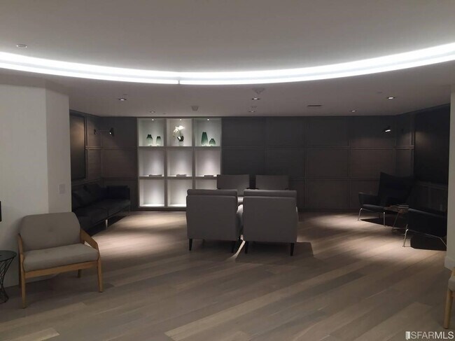 Building Photo - 338 Main St