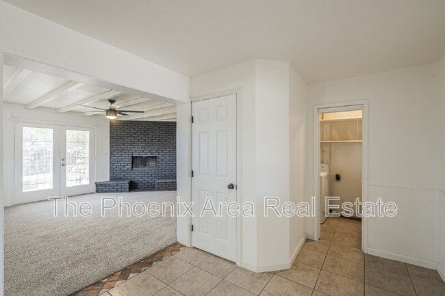 Building Photo - 787 W Flint St