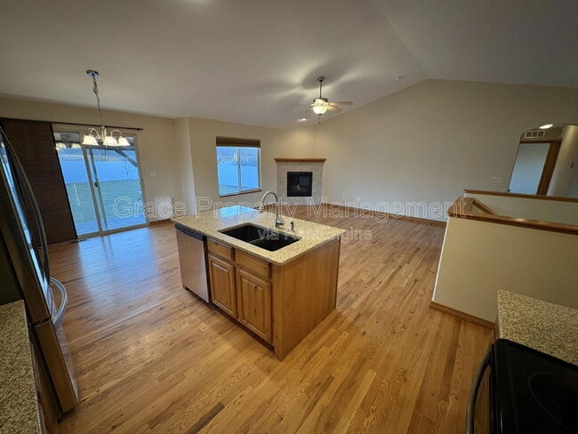 Building Photo - 332 Telluride Dr