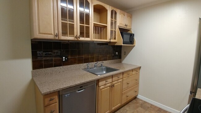 Building Photo - Unique FREESTANDING 2 Bed/ 1.5 Bath Townhome in Mountain View