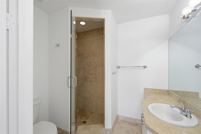 Building Photo - 2515 NE 18th St