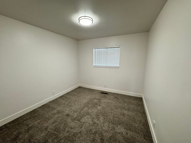 Building Photo - 235 W 400 N