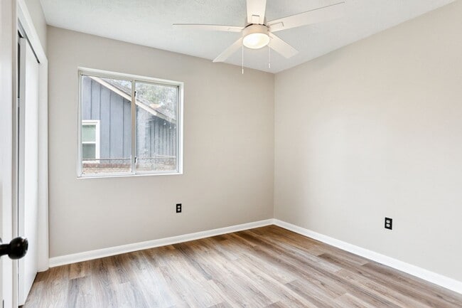 Building Photo - Beautifully Renovated 4-Bedroom, 2-Bath Home with Fenced Backyard