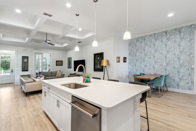 Building Photo - 1539 Coastal Oaks Dr