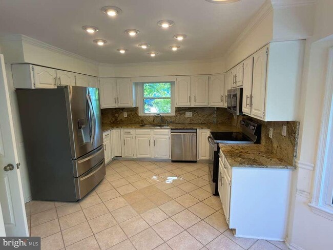 Building Photo - 8201 Bell Ln
