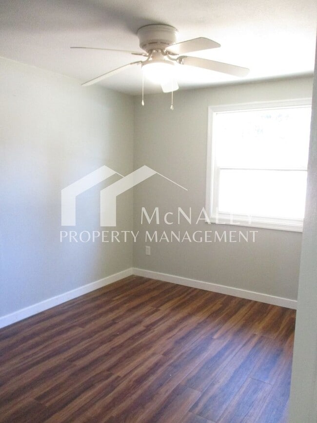 Building Photo - Charming 3-Bedroom Home in Steilacoom