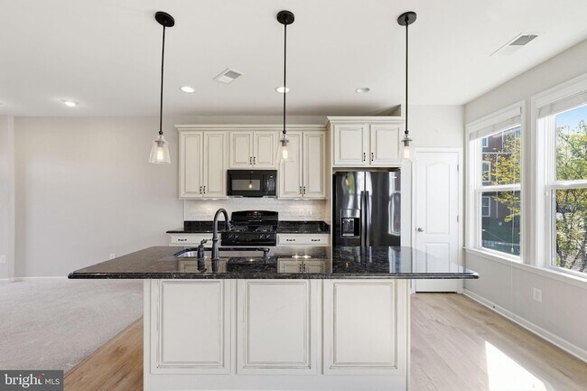 Building Photo - 8923 Quarry Rd